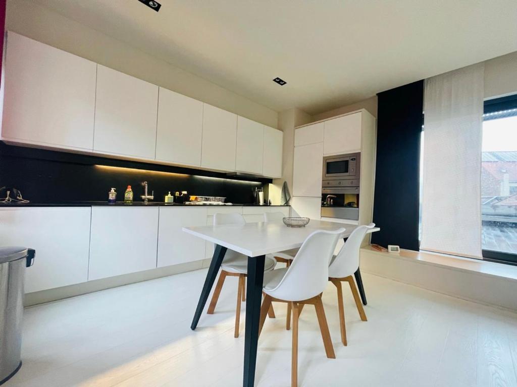 Down Town Penthouse With Private Parking Apartment Bruxelles Exterior foto